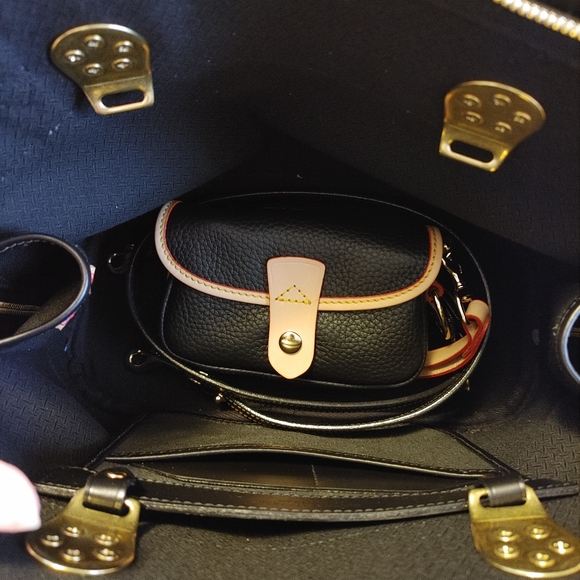 Dooney and Bourke - Picture 10 of 11